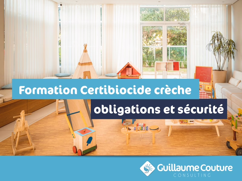 Agent d’entretien en crèche appliquant un protocole de bionettoyage sécurisé dans le cadre de la formation Certibiocide.